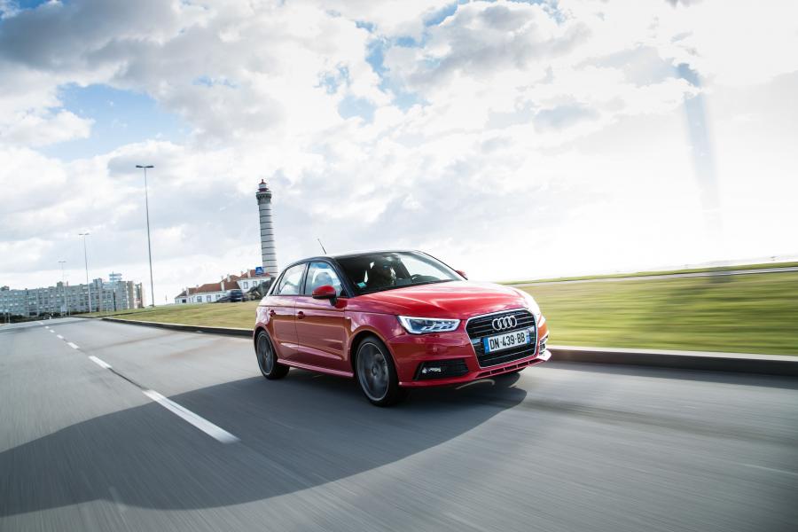  Audi A1 Sportback TFSI S-Line (8X) 2014 года  (WW) (фото 9 из 30)